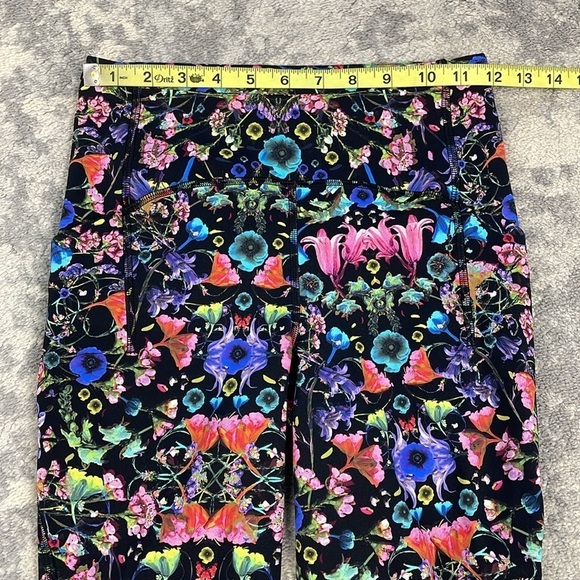 Lululemon Swift Speed High Rise Tight 28" Leggings
Flowerscope Black Multi Sz 4 - Picture 9 of 15